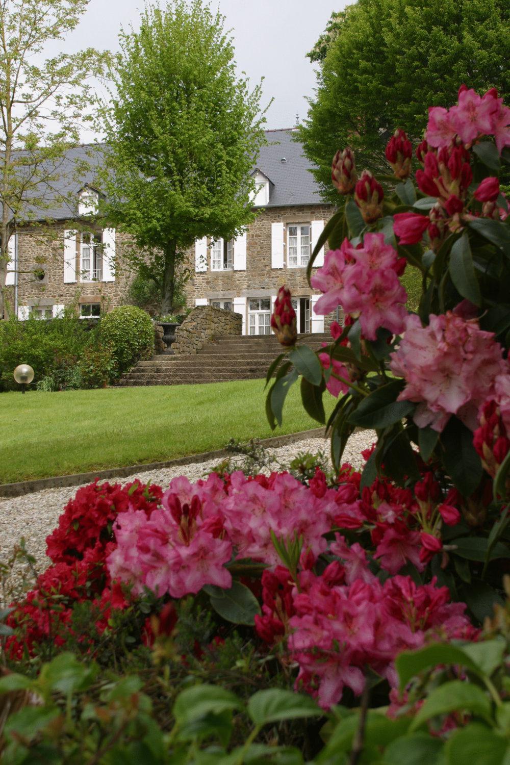 Logis Hotel Du Chateau Combourg Restaurant photo