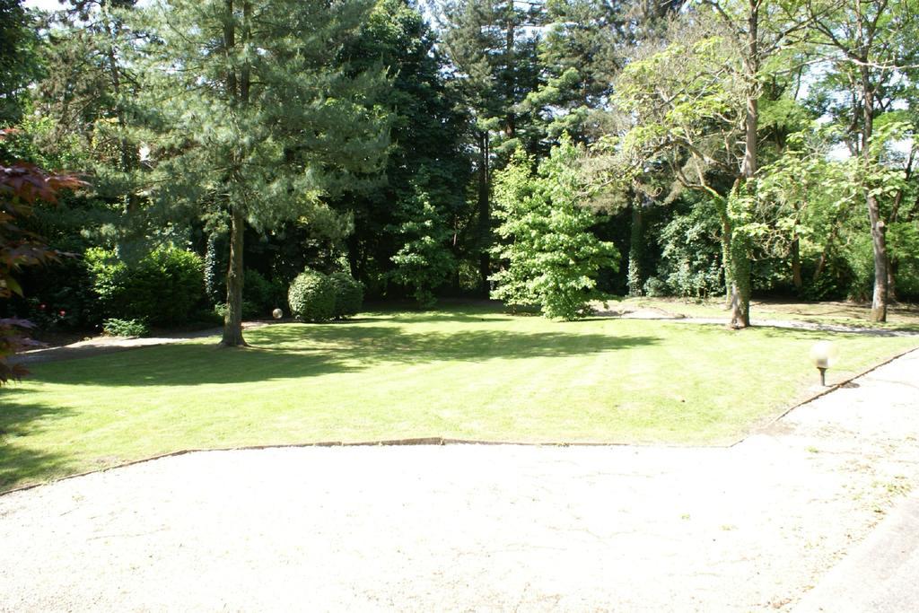Logis Hotel Du Chateau Combourg Exterior photo
